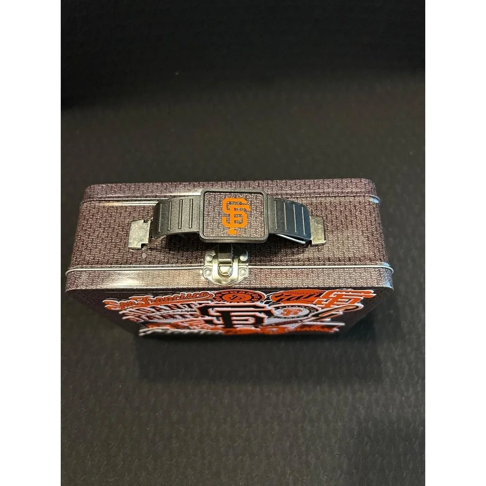 2017 SF Giants Tin Lunchbox Collectible - Picture 3 of 6